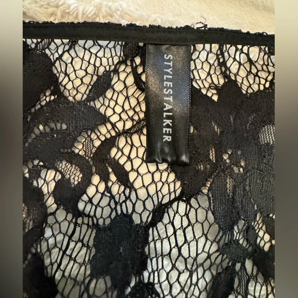 Stylestalker Lace Robe - Picture 2 of 9